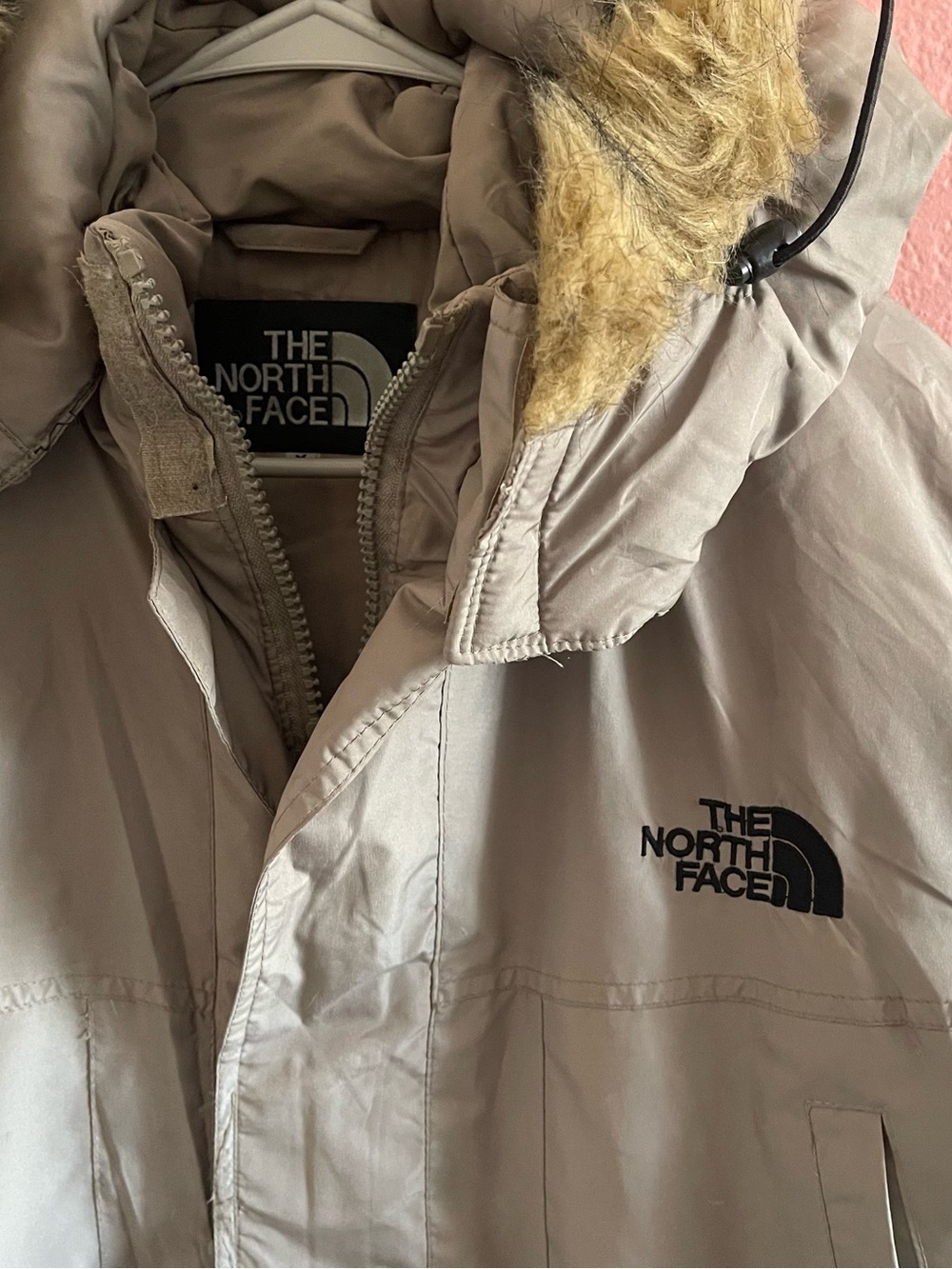 The North Face Men’s Beige Parka Jacket with Faux-Fur Hood - Picture 9 of 11
